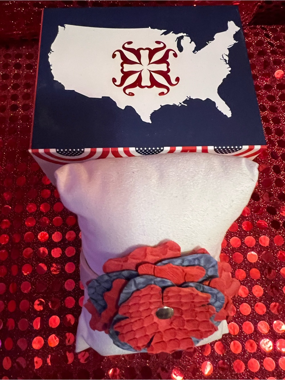 RUSTIC CUFF RED & BLUE FLOWER WITH WHITE ADJUSTABLE LEATHER WRAP